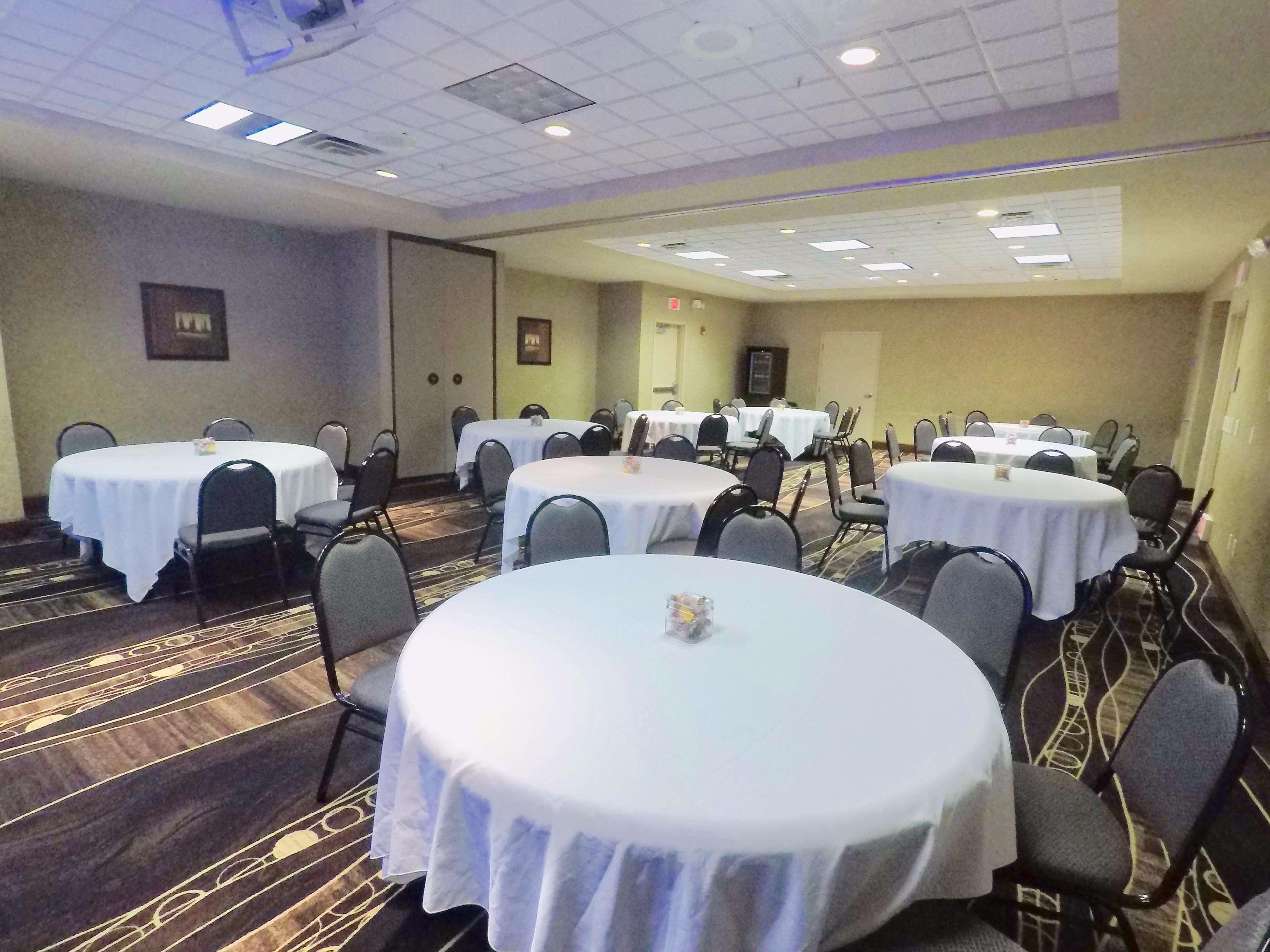 Hilton Garden Inn West Des Moines Bagian luar foto