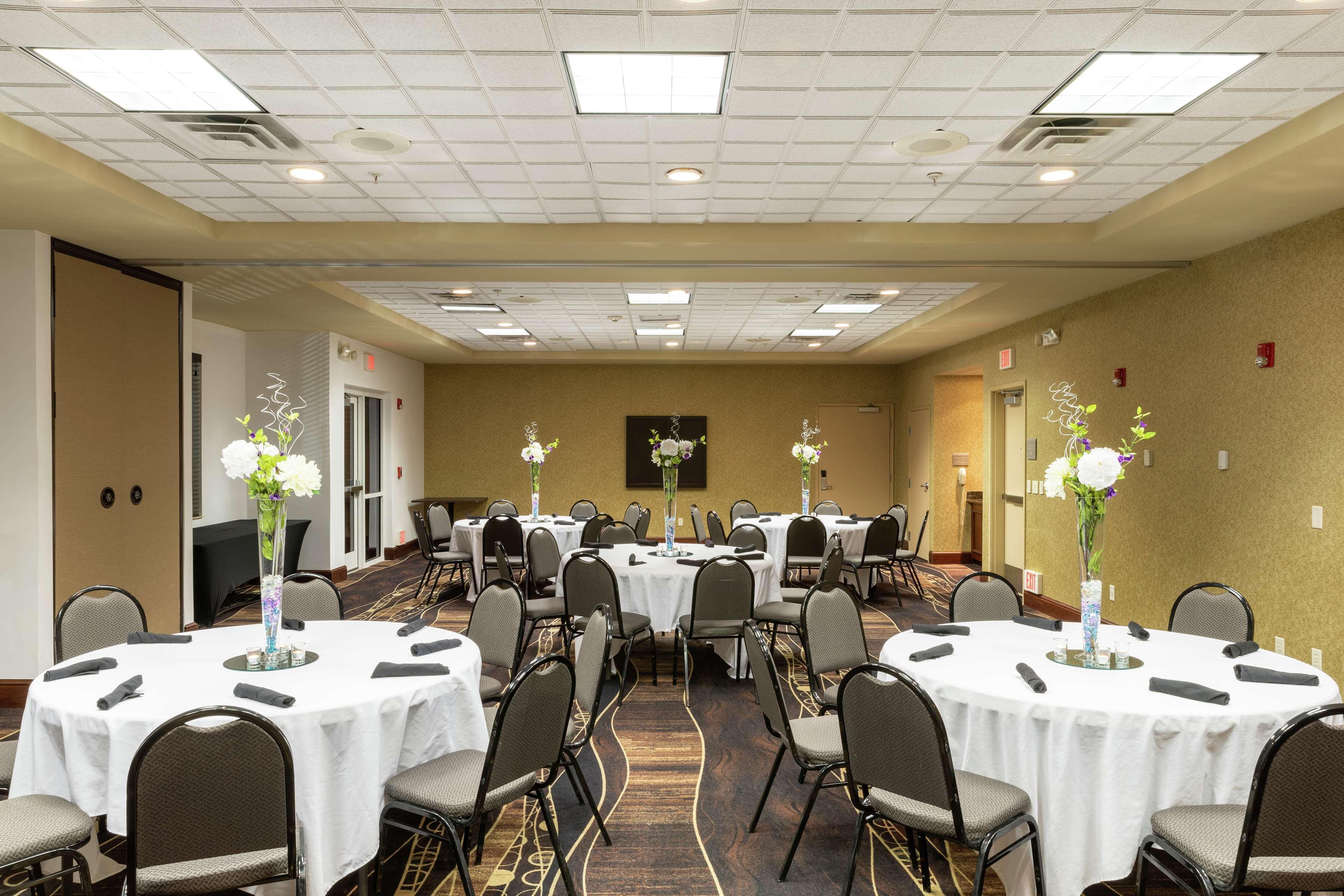 Hilton Garden Inn West Des Moines Bagian luar foto