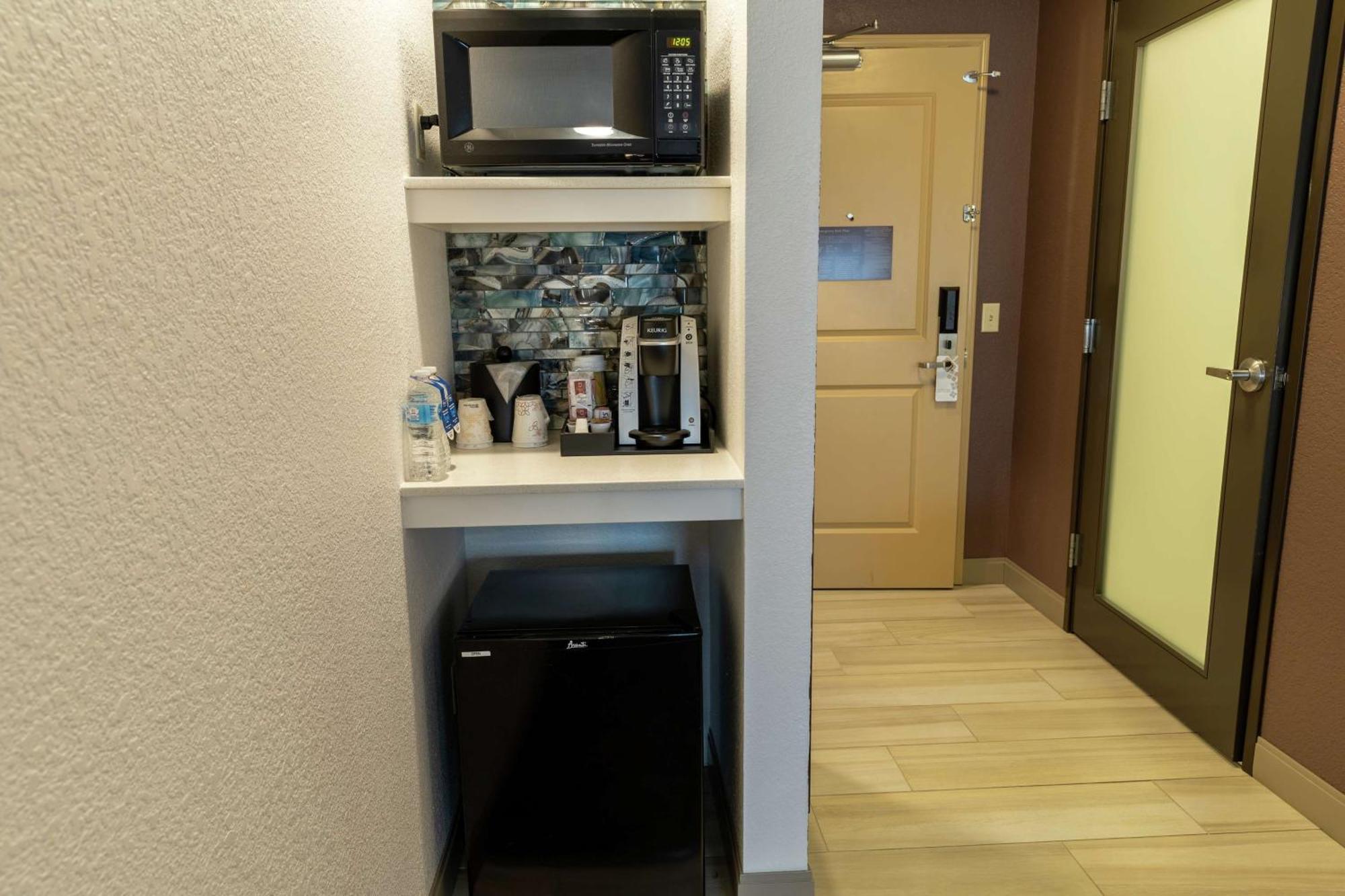 Hilton Garden Inn West Des Moines Bagian luar foto